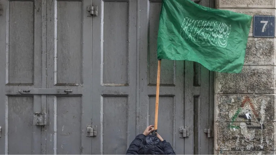 حماس تحذر وتدعو الوسطاء لتحمل مسؤولياتهم تجاه جرائم الاحتلال