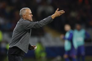 إنريكي يتفاخر بالفوز على برشلونة.. “باريس الأفضل”