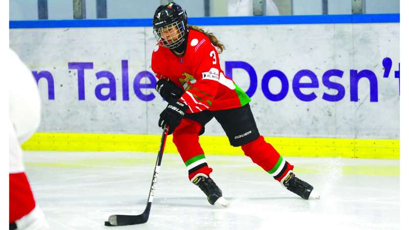 آية السجواني لاعبة وحكمة ومدربة.. مواطنة تبدع “تحت الصفر”