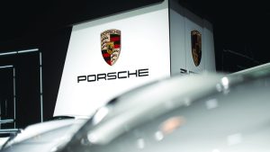 إدارة “بورشه” الألمانية تبحث مع مجلس العاملين تشديد سياسة التقشف