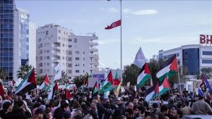 تونس.. وقفة مساندة للفلسطينيين بغزة واحتفاء بوقف الإبادة