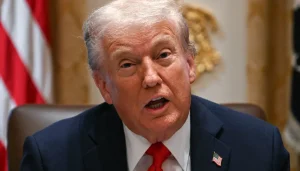 Ordonnance judiciaire suspendant la décision de Trump de déployer la Garde nationale à Chicago