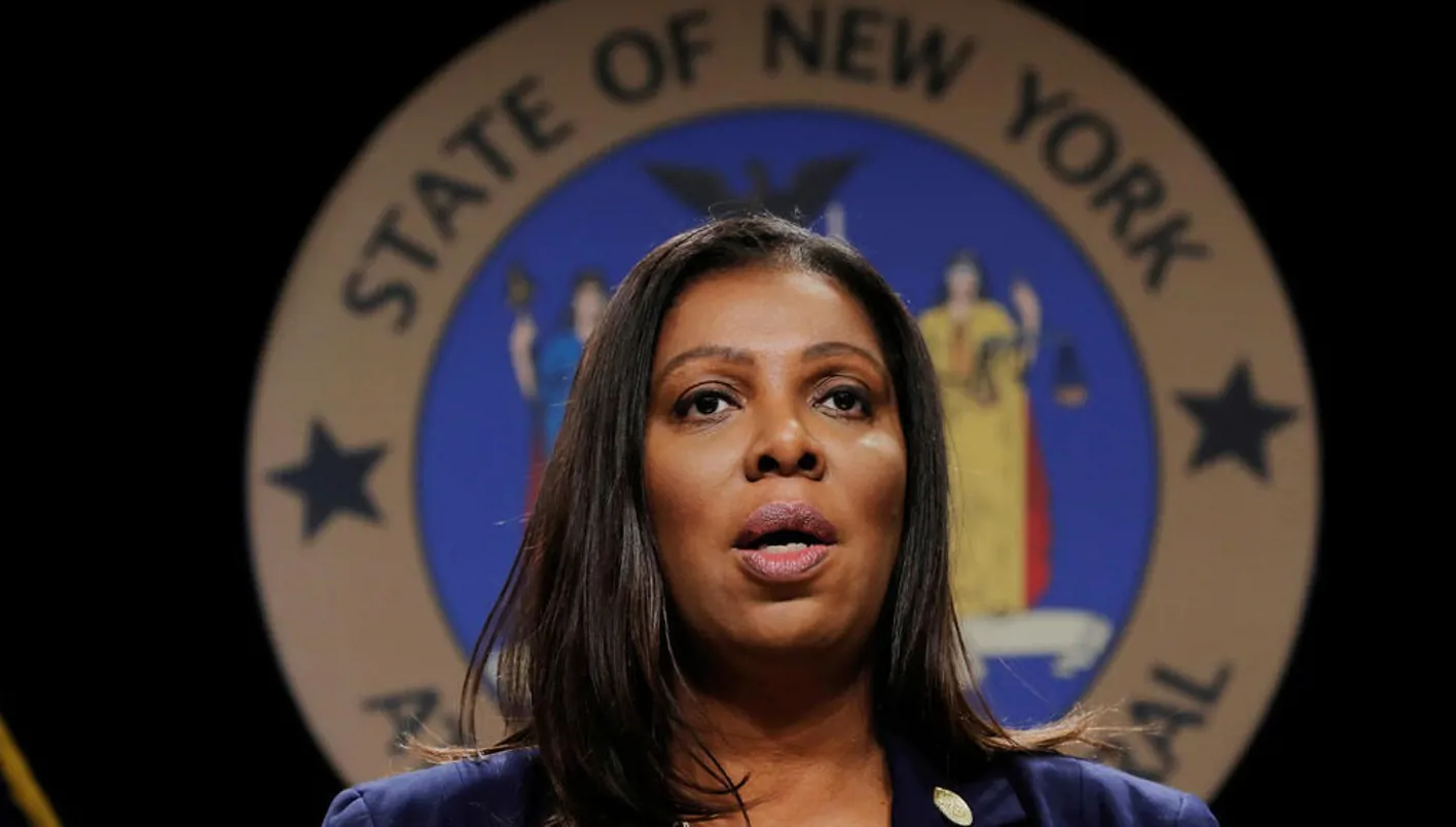 توجيه تهمة الاحتيال المصرفي لمدّعية معارضة لترامب